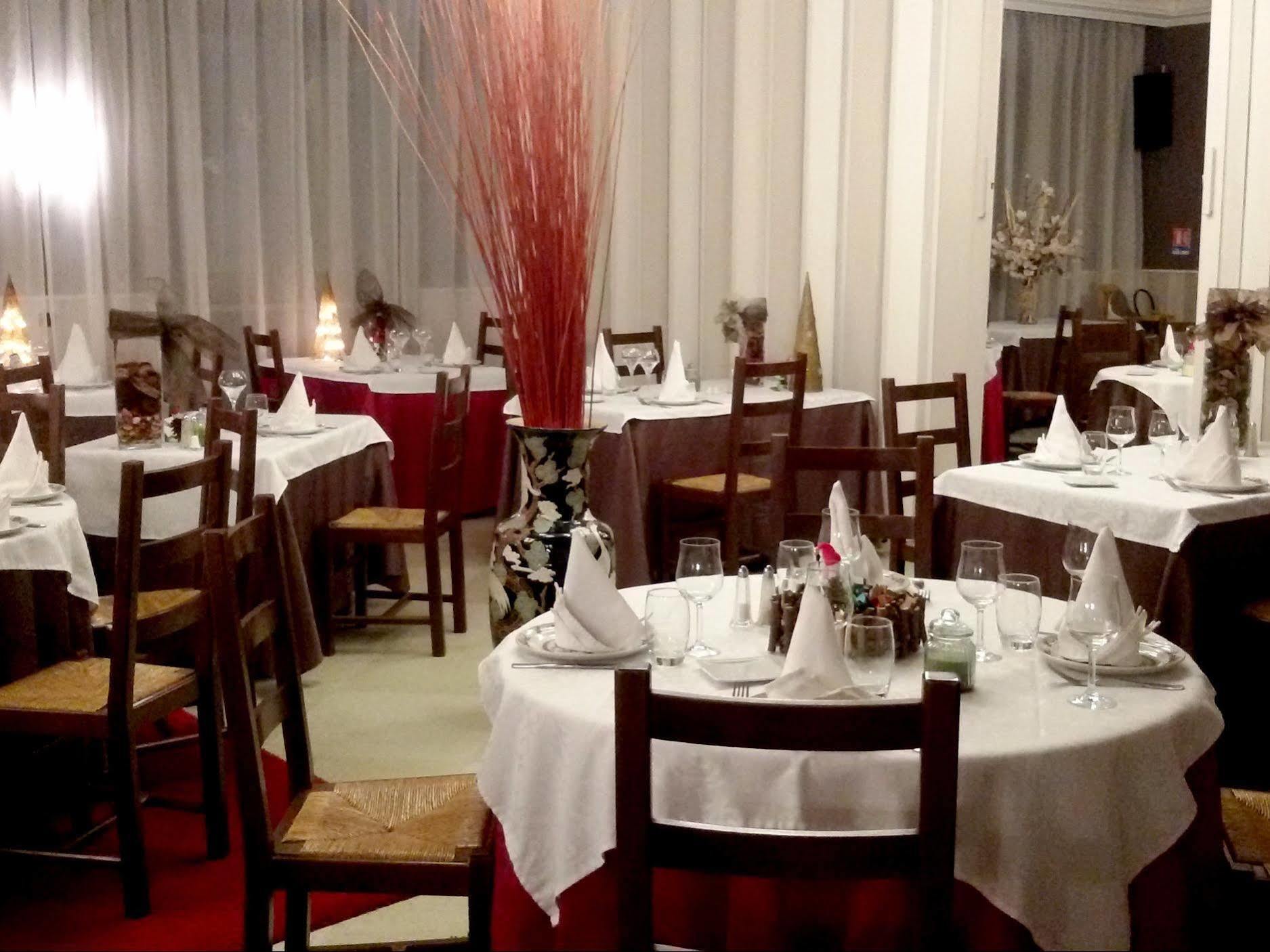 Le Merle Blanc Hotel Logis Digoin Εξωτερικό φωτογραφία